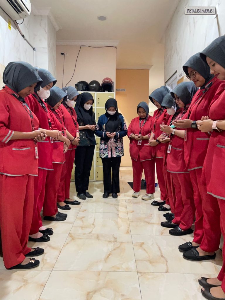 Karyawan AMC Group: Suasana Hikmat ketika doa pagi, awali kegiatan
